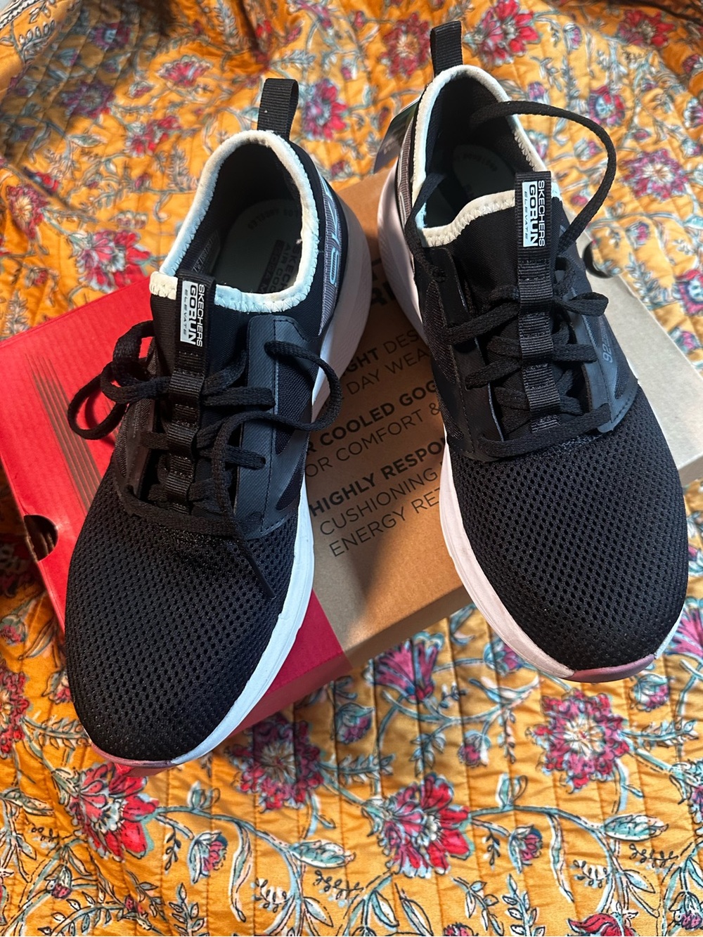 Skechers Go Run Elevate Sneakers - black and white